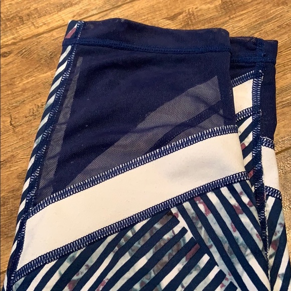 Zella capris colourful mesh detailed leggings - Picture 3 of 5